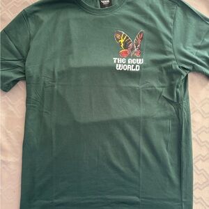 NWT MENS size 2XL Genuine Green THE NEW WORLD Tee short sleeve